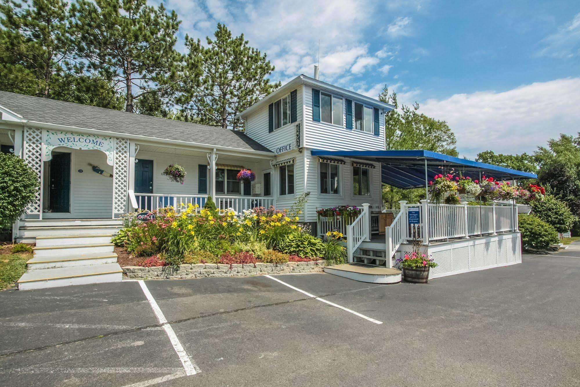Inn Glen Cove &